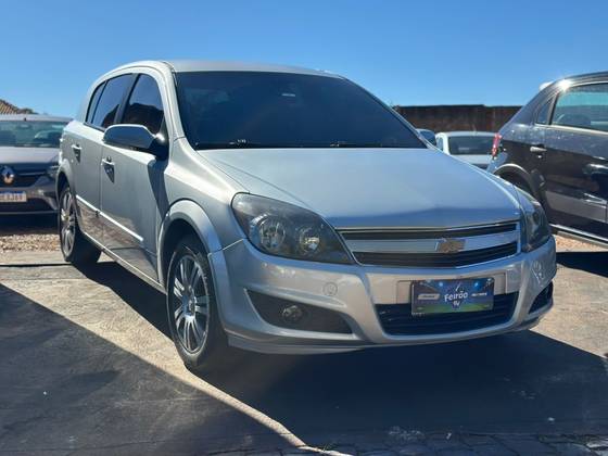 CHEVROLET VECTRA 2.0 MPFI GT HATCH 8V FLEX 4P MANUAL